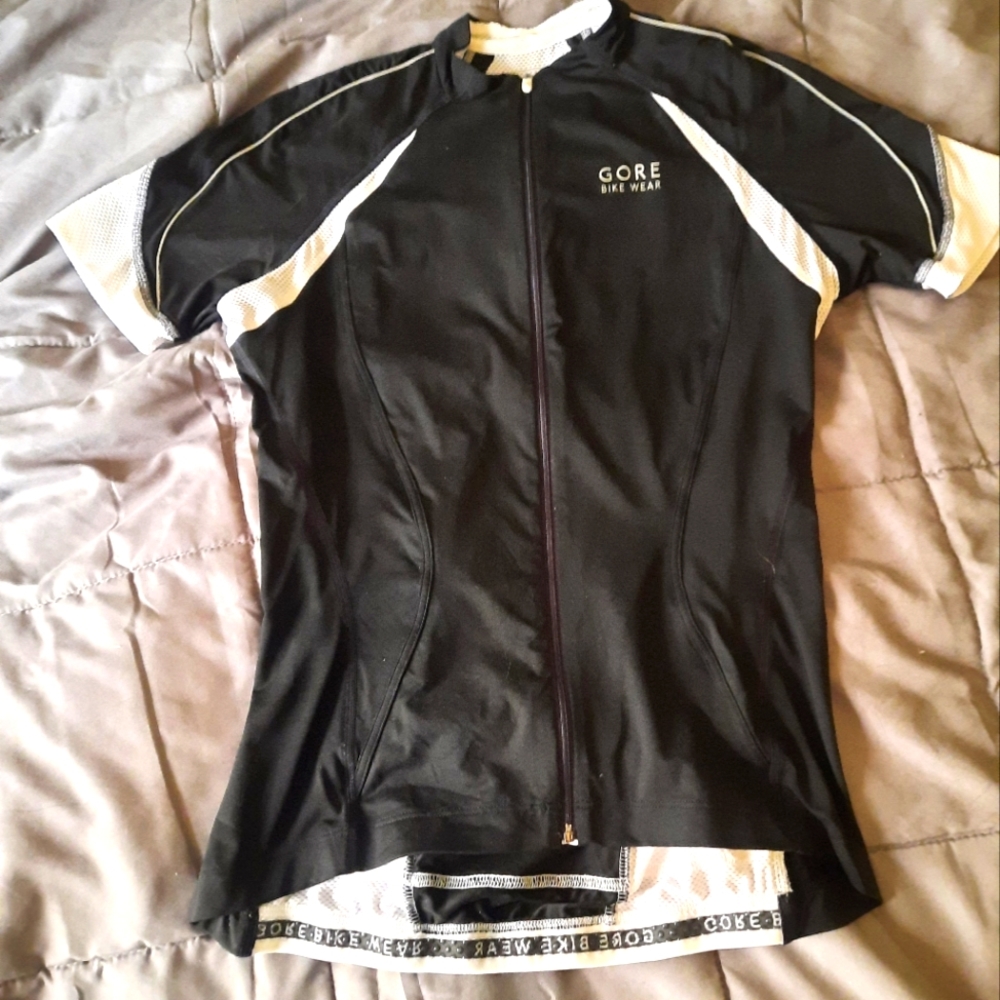 Gore women's cycling jersey